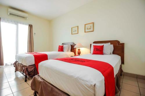 Hostal Reddoorz Plus Near Gbk Senayan