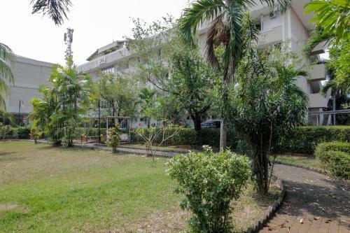 Hostal Reddoorz Plus Near Gbk Senayan