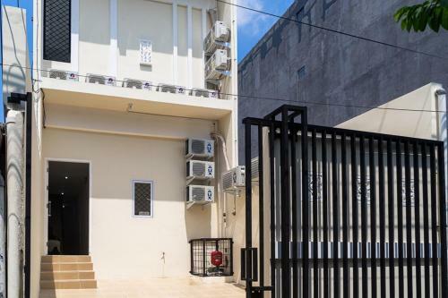 Hostal Reddoorz Near Tarumanagara University