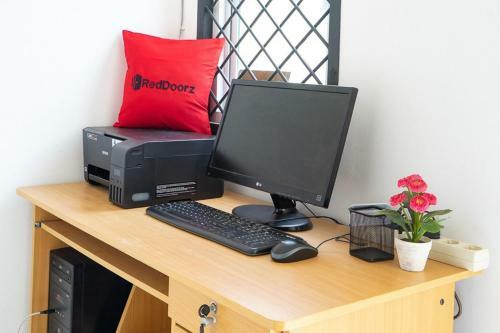 Hostal Reddoorz Near Tarumanagara University