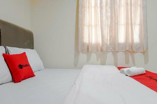 Hostal Reddoorz @ Jalan Biak Roxy Jakarta