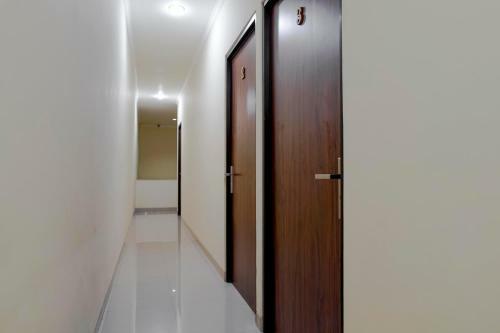 Hostal Reddoorz @ Jalan Biak Roxy Jakarta