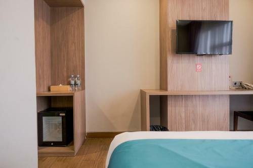 Sans Hotel Puri Indah Jakarta