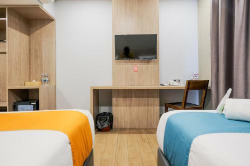 Sans Hotel Puri Indah Jakarta