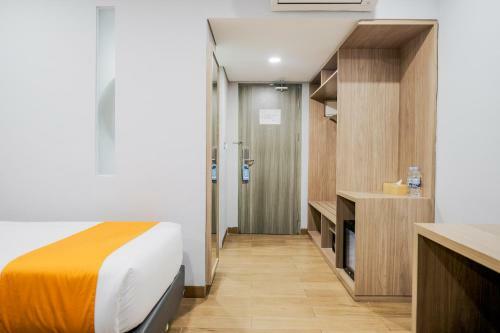 Sans Hotel Puri Indah Jakarta