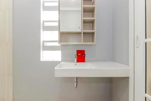 Hostal Reddoorz Plus @ Kwitang 2