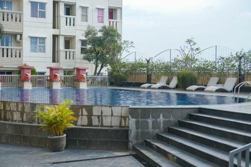 Best Spacious Studio Belmont Residence Puri Apartment By Travelio