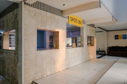 Spot On 1971 Hotel Dewi
