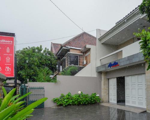 Hostal Reddoorz Syariah Near Seturan Area