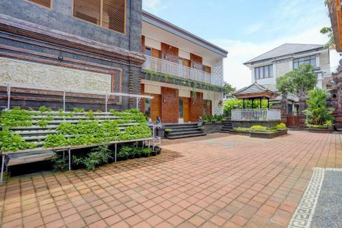 Hotel Oyo 90212 Damar Gendjreng