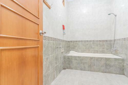Hostal Reddoorz @ Pemuda Street