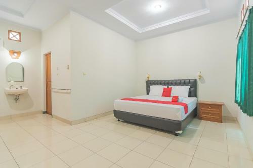 Hostal Reddoorz @ Pemuda Street