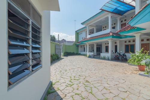 Hostal Reddoorz @ Pemuda Street