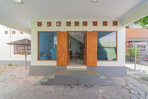 Hostal Reddoorz @ Pemuda Street
