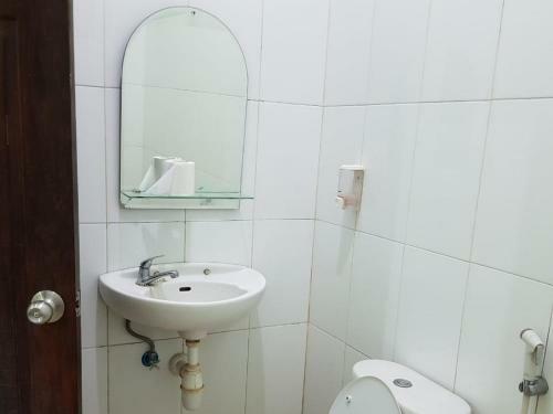 Hostal Embe Pitoe Syariah Gejayan