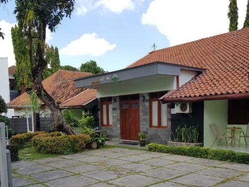 Hostal Embe Pitoe Syariah Gejayan
