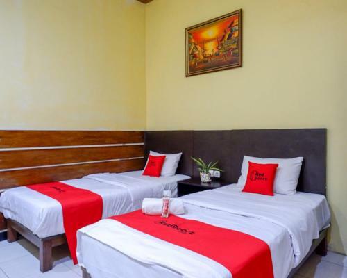 Reddoorz Plus @ Hotel Asih Uny