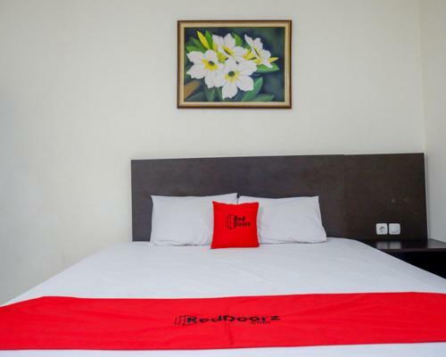 Reddoorz Plus @ Hotel Asih Uny