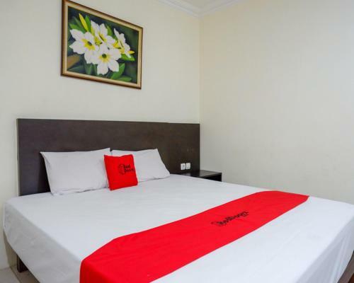 Reddoorz Plus @ Hotel Asih Uny