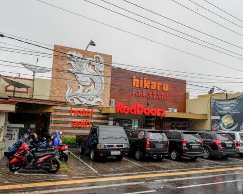 Reddoorz Plus @ Hotel Asih Uny