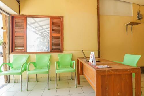 Hotel Oyo 1755 De'balcon Accomodation