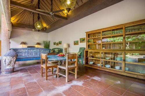5 Star Villa For Rent In Bali, Bali Villa 2021