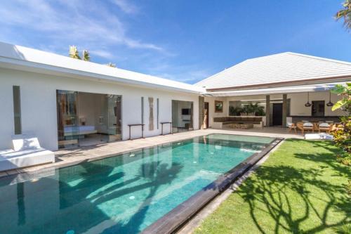 Luxury 3 Bedroom Villa With Private Pool, Bali Villa 1157