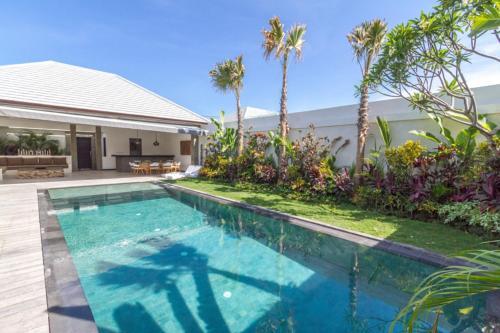 Luxury 3 Bedroom Villa With Private Pool, Bali Villa 1157