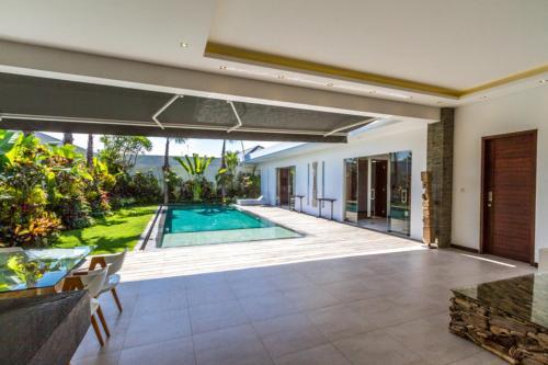 Luxury 3 Bedroom Villa With Private Pool, Bali Villa 1157