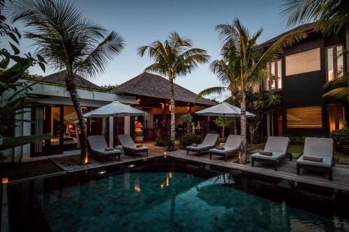Luxury 12 Bedroom Villa With Private Pool, Bali Villa 2081