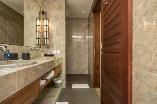 Luxury 12 Bedroom Villa With Private Pool, Bali Villa 2081