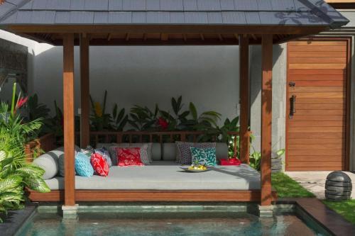 Luxury 4 Bedroom Villa With Private Pool, Bali Villa 2043