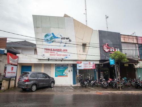 Hostal Reddoorz @ Raya Tidar