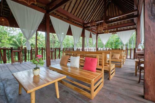 Hotel Oyo 2519 Mayang Garini