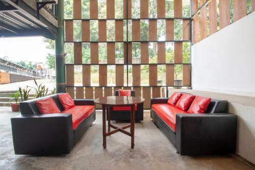 Oyo 3283 Bwalk Hotel