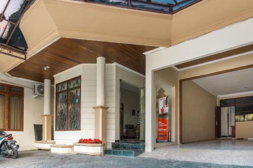 Hostal Reddoorz @ Soekarno Hatta Indah