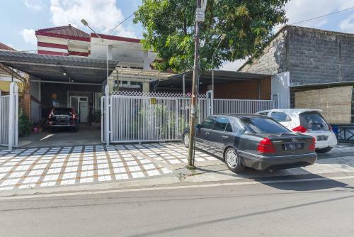 Hostal Reddoorz Near Batik Tulis Celaket 2