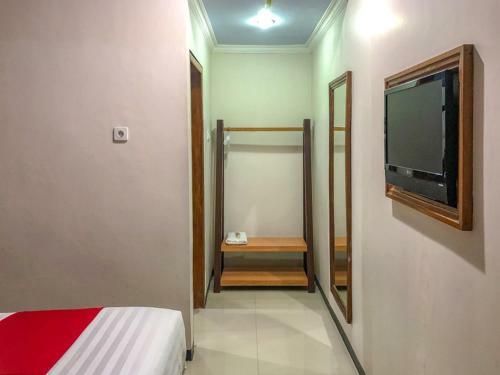 Hotel Reddoorz Syariah @ Jalan Buring Malang
