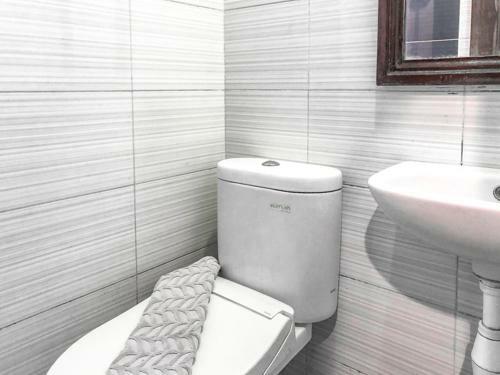 Hotel Reddoorz Syariah @ Jalan Buring Malang