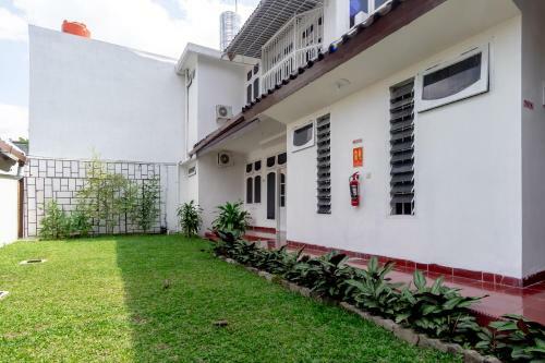 Hotel Oyo Life 2843 Raz House Syariah
