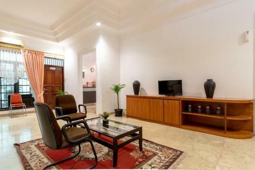 Hotel Oyo Life 2843 Raz House Syariah