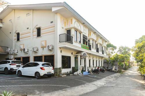 Hostal Reddoorz Plus @ Jalan Pumorow Manado