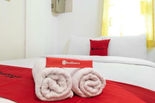 Hostal Reddoorz Near Sun Plaza Medan 2
