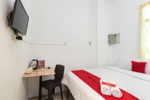 Hostal Reddoorz Near Sun Plaza Medan 2