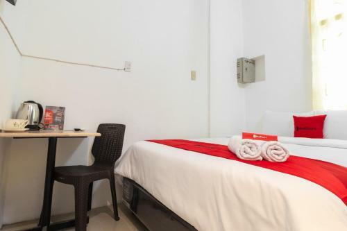 Hostal Reddoorz Near Sun Plaza Medan 2