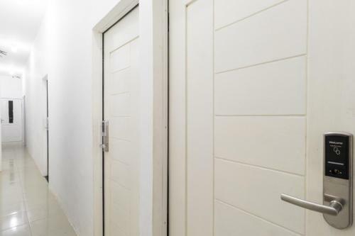 Hostal Reddoorz Near Sun Plaza Medan 2