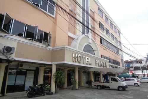 Capital O 3433 Hotel Plaza