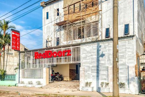 Hostal Reddoorz @ Jalan Kapten Muslim Medan