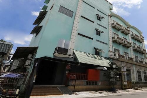 Hotel Oyo 3375 Sumatera Agustinekost Syariah