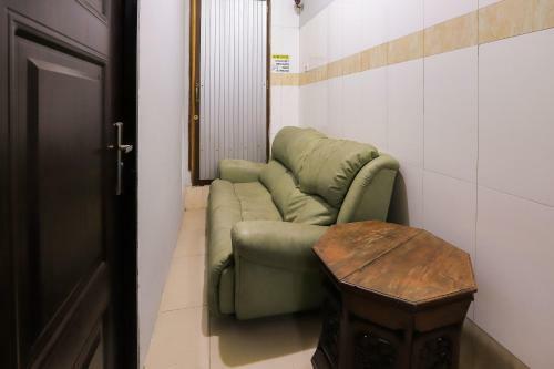 Hotel Oyo 3375 Sumatera Agustinekost Syariah